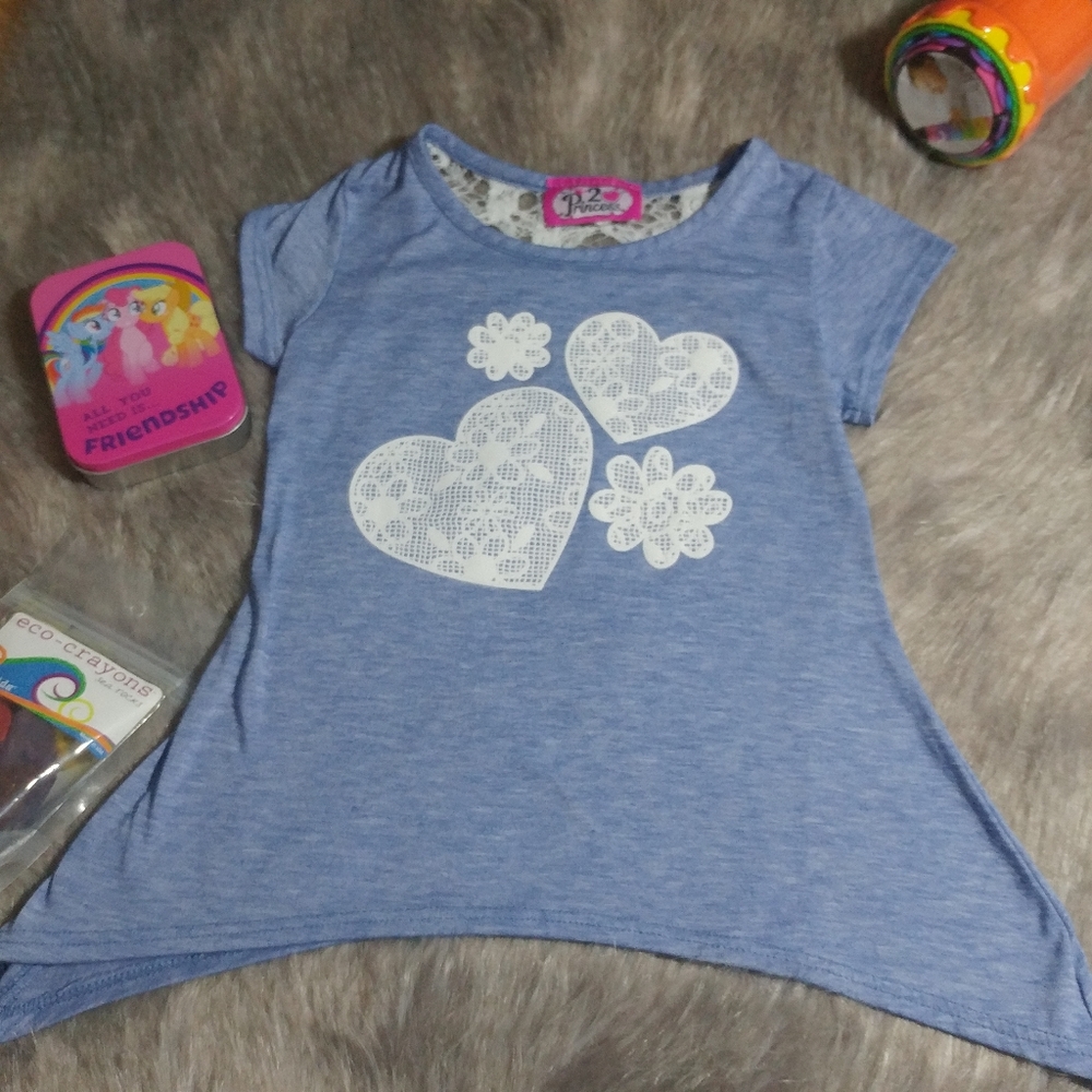 3/$20 PRINCESS | Blue Boho Lace Sharkbite T-Shirt